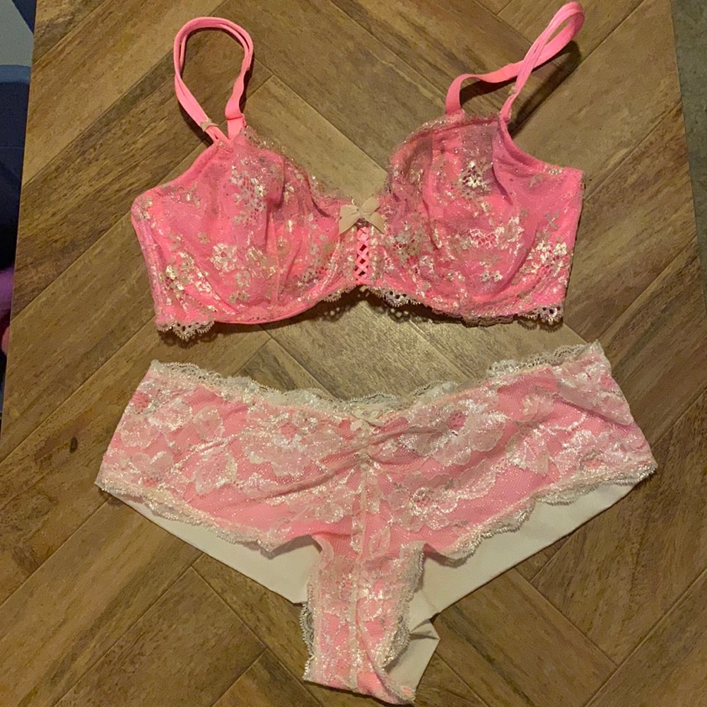Unlined demi bra with contrast matching panty